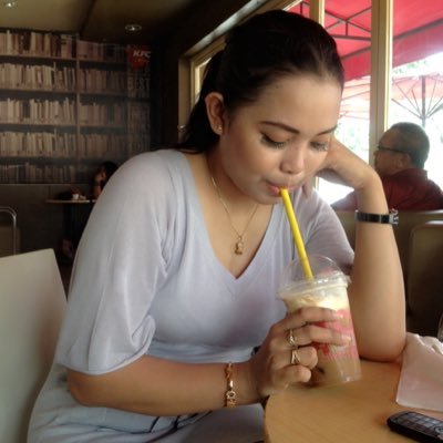 anindyatri86's profile picture. 