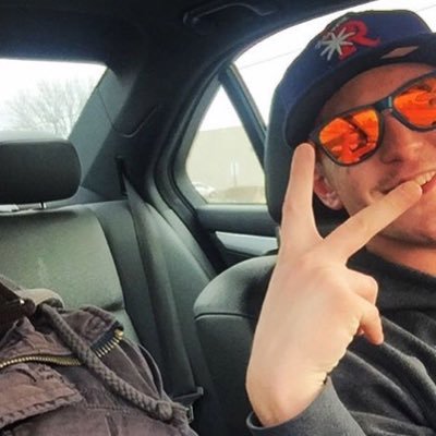 fckntnr's profile picture. 23