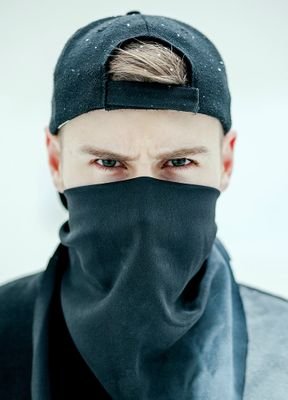Artemshashkov__'s profile picture. 