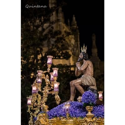 Cuenta dedicada a nuestra Semana Santa de Sevilla. 
Cuenta de Instagram: @sevillacofrade16
También se harán preguntas cofrades