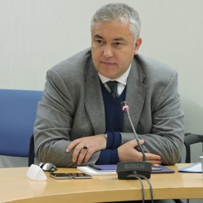 Proviseur détaché à l’Onisep Directeur du département Accompagnement et Pédagogie Directeur du programme Avenir(s) en charge des Terrains d’Avenir(s)