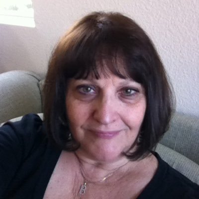 Lady Boss & Home Business Diva, #SocialMedia #Entrepreneur Dedicated To Helping Women Marketers. FREE Twitter Business & Brand Building System. Click Below