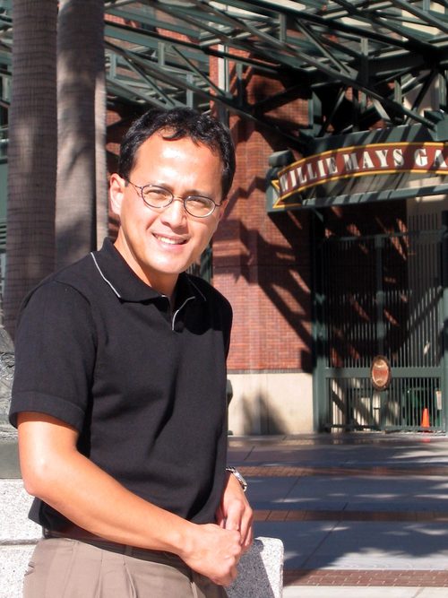 A multi-lingual mktg exec w/ new venture, intl exp