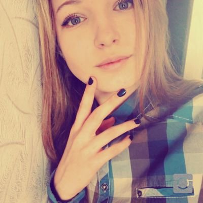 alinamr98's profile picture. 