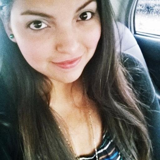 NuezRoxydichoes's profile picture. Debes vivir tu vida, todo lo que puedas, arriésgate prueba de todo, porque al final el que estará viviendo lo que quiere eres tu