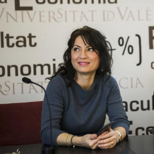 Carmen Pérez Cabañero. Profesora de Marketing en la Universidad de Valencia. Siempre estudiando, siempre mejorando.