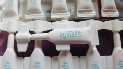 Ageless: LIFTIN en segundos.
Luminesce: te rejuvenece.