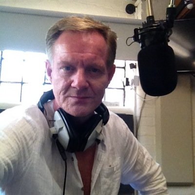 Presenter. Freelance Journalist and Features Writer. Delivering all the latest stories, topics and headline news with a great mix of music @Andrew_McClaine
