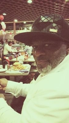 ceebury's profile picture. 