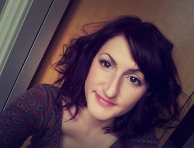 Alie_co_tft's profile picture. Yoga teacher