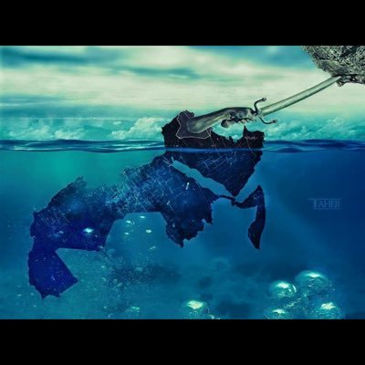 لازلت اجلس منتظراً على اريكه الامل وبجواري يجلس اليأس منتظراً ومرتقباً وبابتسامه مستفزة!!...كن لي غريباً فجميع من كانو قريبين قد رحلو ...