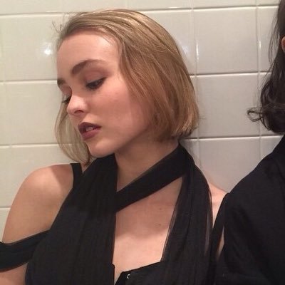 Erzatwcrpg's profile picture. 