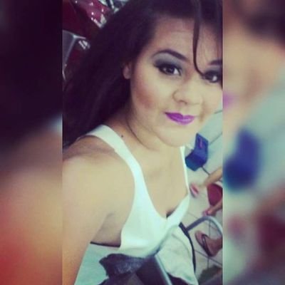 ~ Moça, não espere flores de mãos alheias, faz da tua alma teu próprio jardim. 
#Snp:  ely_roxy  
#facebook: Adriielly Roxy 
#instagram: @adriielly_roxy
