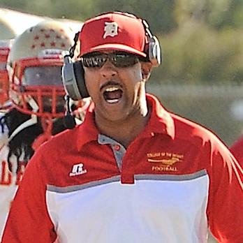 The official Twitter account for College of the Desert Head Football Coach, former NFL player & 2015 CCCFCA Hall of Fame inductee! #CODFB #RoadRunnerBuilt