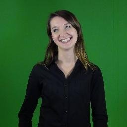 Lizubizz's profile picture. Interprète français-#LSF, co-fondatrice et co-directrice de @Vouloirdire.
Startupeuse débutante 🌱& motivée 🔋