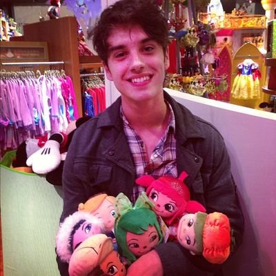 EvanRpg_'s profile picture. Si ta jambe gauche était le repas et ta jambe droite le déjeuner Alors je mangerais entre les repas .