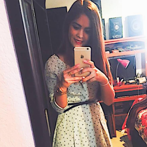 SelineHueHurta's profile picture. Si estás triste sonríe, porque más vale una sonrisa triste, que la tristeza de no verte sonreir!