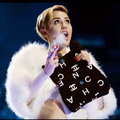 stop living your life how other bitchez want u too! live how u want #LIFE #POT #WEED miley4president