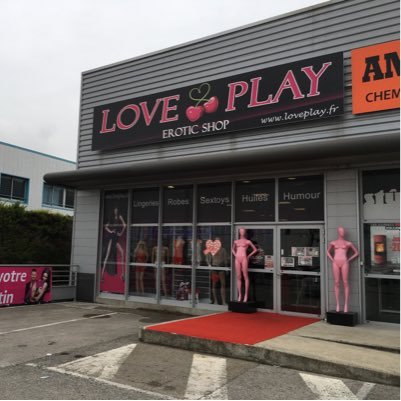 Love Play les erotic store sur Nîmes et Alès dans le Gard et un site vendeur sex-shop pour Sex-toy vibromasseur et lingerie sexy ! depuis 10 ans