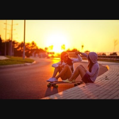 Sondagesbygirls's profile picture. je fais des sondages de filles, je suis très très active, je poste tous les jours et si vous voulez que je le sois encore plus n'hésitez re tweeter❤️