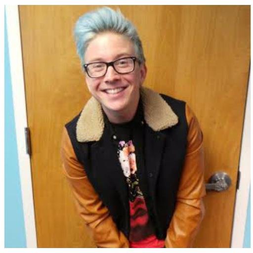 DM me reasons why you love Tyler Oakley and I will put you in a book that I am sending to him! DEADLINE MARCH 10th