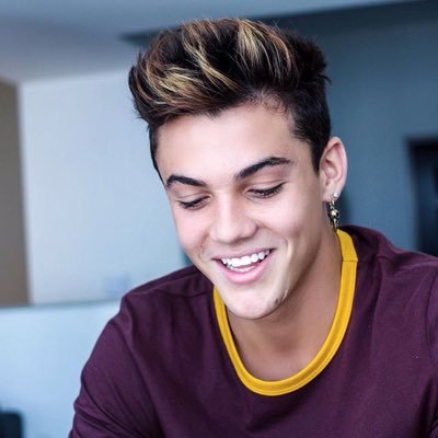 you got a free follow, congrats! go check out @_sararo_ because she always follows back