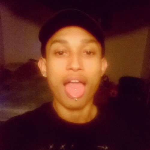 I love to rollerblade and I love my baby samantha muniz and my daughter amidianys