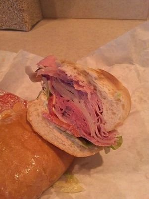 Best subs, gyros, salads and more. https://t.co/wY0CGMh18t delivers. In this location since 1992. Call ahead for faster service 239-458-0183