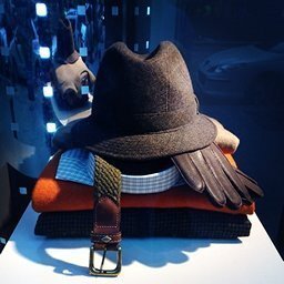 Projectar la millor imatge del que fas,fabriques o vens, és per nosaltres la nostre tasca.
Aparadorisme,merchandising,rotulació,interiorisme,formació.