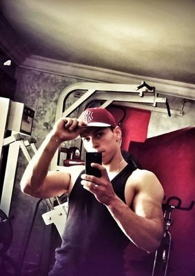 0cd80efcadaf432's profile picture. * Fitness Model