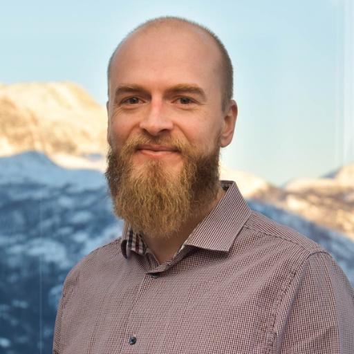 Daglig leder i Eliksir, hvor jeg bl.a. har det gøy med å lage @MailMojo. Opptatt av startups, IT generelt og markedsføring.