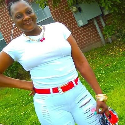 JulieRu84535824's profile picture. 