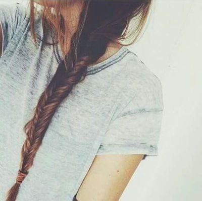 لا حاجه لي
بشخص يستكثر نفسه علي، وكأني لا املك من البشرية الا رفقته