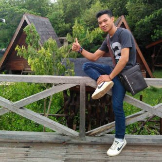 sarim_cilacap's profile picture. Semua masalah akan datang pada waktunya.. Semangat..!!!