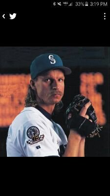 mbirdie11's profile picture. Palatial.