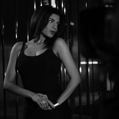 DoniaEden's profile picture. comédienne