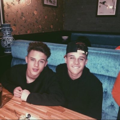 2Acxount's profile picture. the brooks ❤️