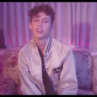 whatashipxlarry's profile picture. 