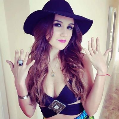 Fã Clube Dulcetes Brasil. Twitter Oficial da filial do Paraná (Curitiba). Dedicado totalmente a cantora e atriz @DulceMaria.