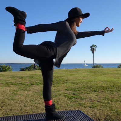 danipoweryoga's profile picture. 