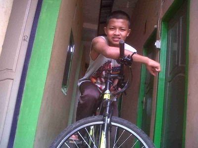 AloesAndesta's profile picture. andesta 74..