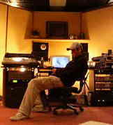 sound engineer since 1999 USA-JPN (Rec/Mix/Live PA/MA) , music producer, English.  TVCM/ドキュメンタリー/VP   CAB/Planet X/藤岡幹大/フレデリック/仮Band etc　オンラインミックス可。DM me