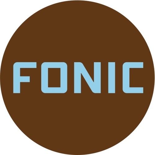 Hier twittert die Pressestelle (Markus Kohlstock (mk) und Matthias Becher (mb)) Neues vom Mobilfunkdiscounter Fonic