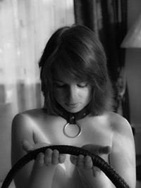 I'm a sweetheart from Texas. I am a little/sub.