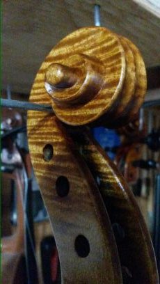 Arquitecto & Luthier - Violin maker - Liutaio. Disenho, Construccion y restauracion de instrumentos musicales de cuerdas frotadas y Arcos.