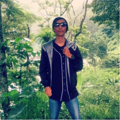 thomasdrake12's profile picture. Husband of Rosita Febriana
07-07-2011❤
Ibu dari 2 Anakku
Jani & Eren 👨‍👩‍👧‍👧