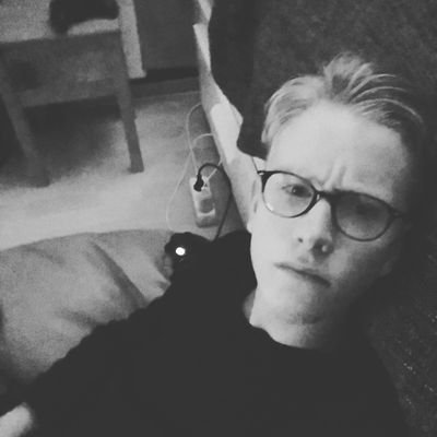 Jontepontuus's profile picture. Otroligt svårt att skriva en Twitter biografi. Lämnar det halvfärdigt, som allt annat.
#CFC