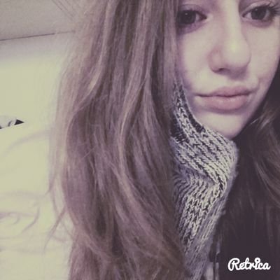 castleof_glass_'s profile picture. 