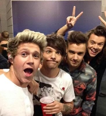 Uma conta dedicada a One direction e ao cantor zayn Malik !!♥