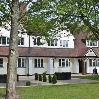 63 bedrooms, bar, restaurant & function facilites. Sky sports, beer garden & much more. Open to non residents